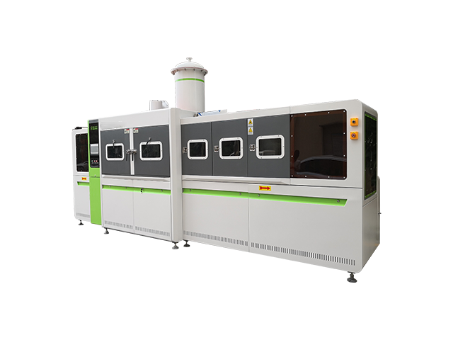 自動(dòng)噴砂機(jī)的使用一定要注意自身防護(hù)